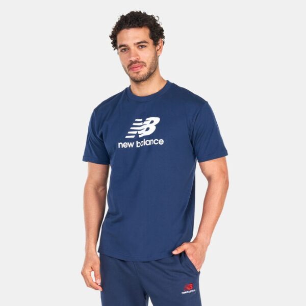 Camiseta new balance essentials stacked logo mt31541