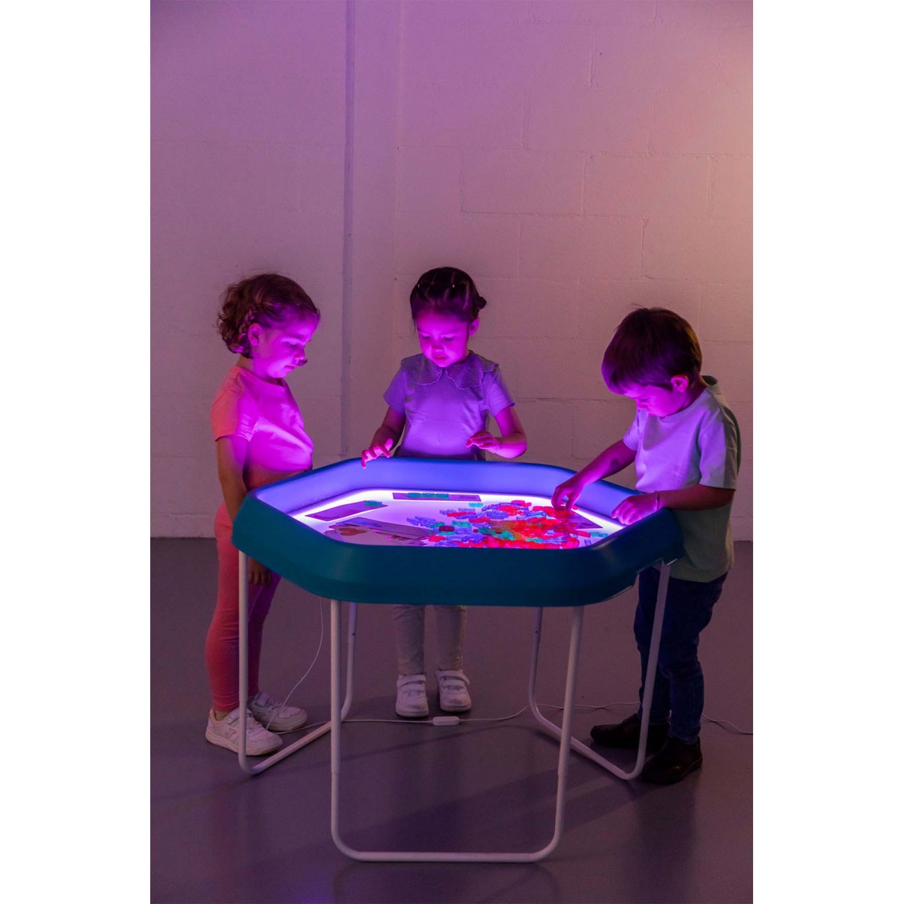 Bandeja sensorial Led Tuff Tray con soporte ajustable - Imagen 7