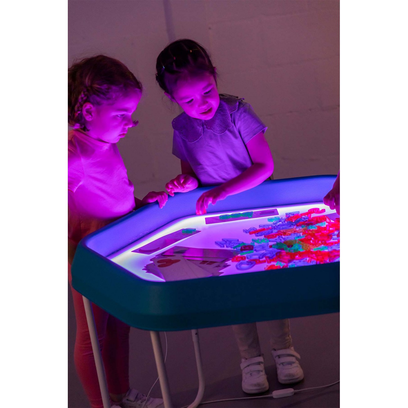 Bandeja sensorial Led Tuff Tray con soporte ajustable - Imagen 8