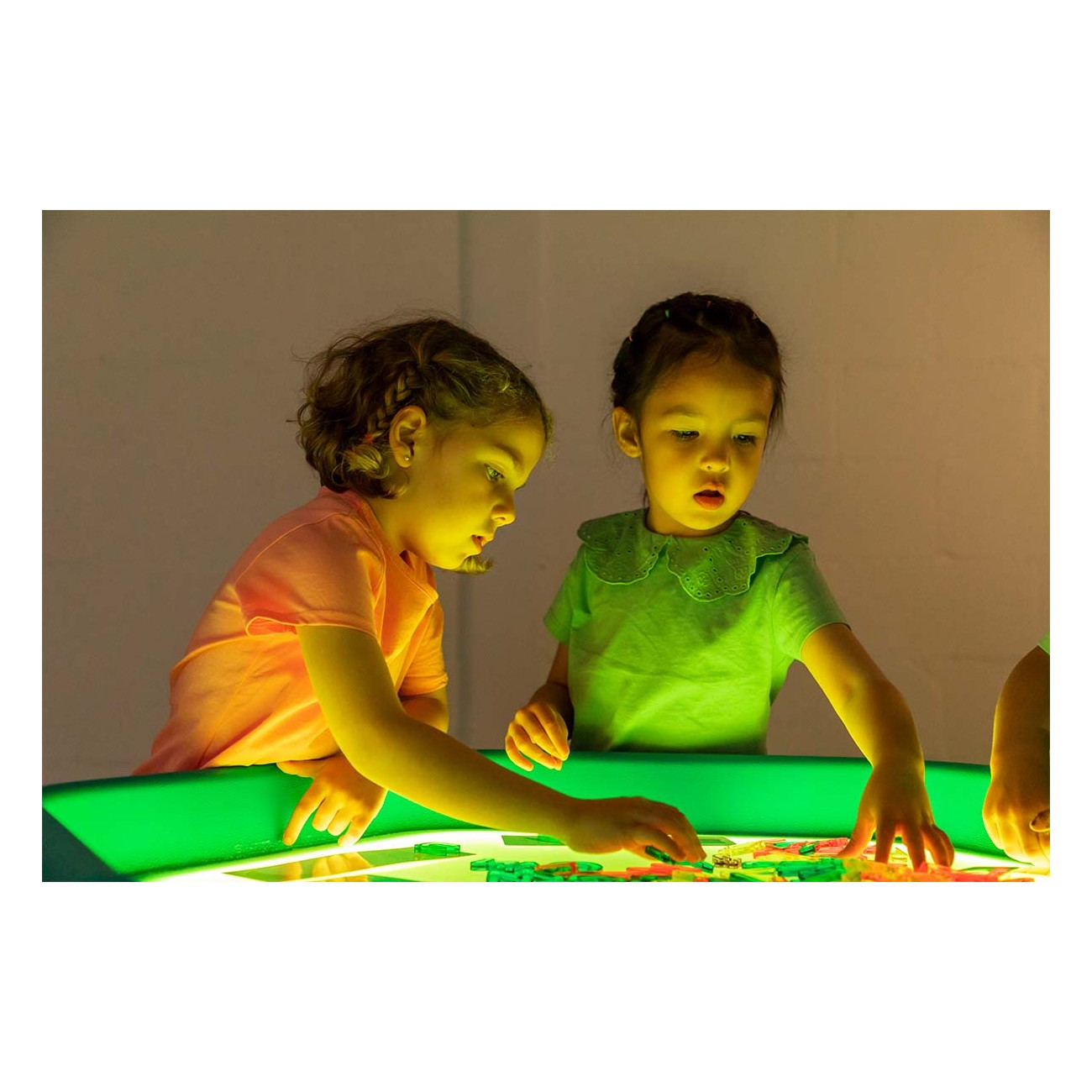 Bandeja sensorial Led Tuff Tray con soporte ajustable - Imagen 10