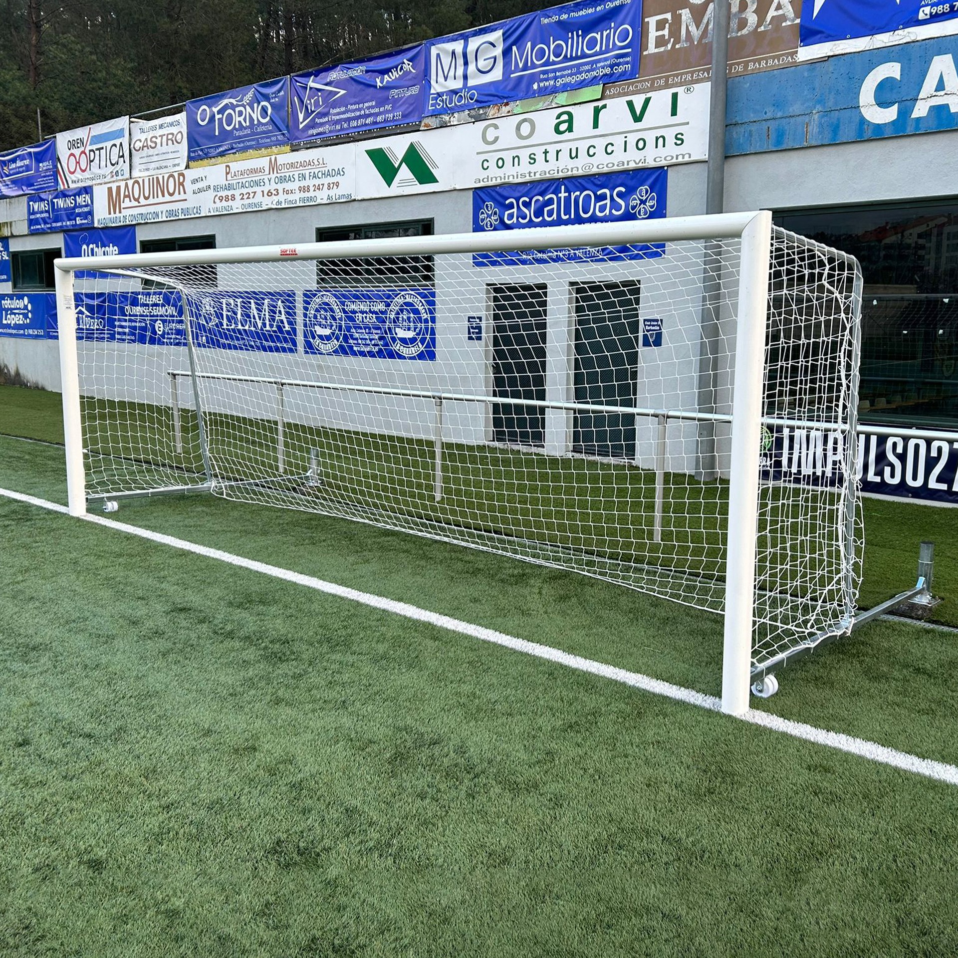 Juego porterías aluminio fútbol 7 120x100 mm abatibles con arquillos cincados - Imagen 2
