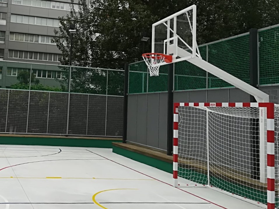 Juego canastas baloncesto monotubo new tubo 140x140 mm fijas con base para anclaje vuelo 2,25 mts - Imagen 3