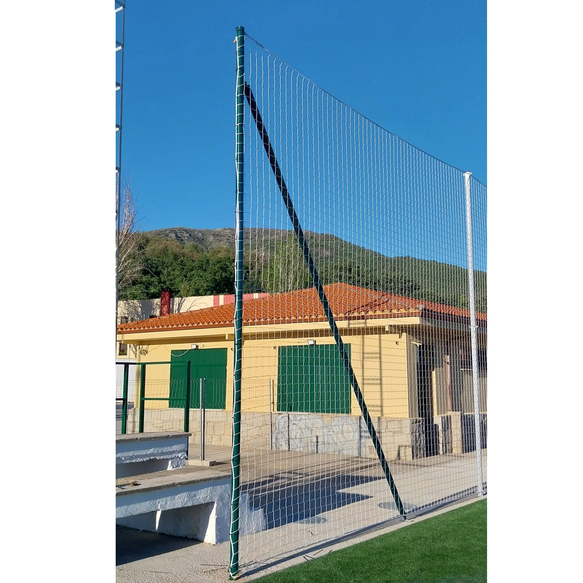 Poste refuerzo metálico para red protección sin botes - Imagen 5
